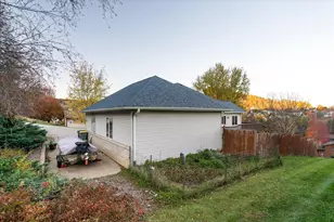 726 4th St, La Crescent, MN 55947 - Photo 22
