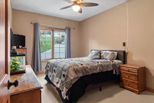 726 4th St, La Crescent, MN 55947 - Photo 6