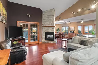 726  4th St, La Crescent, MN 55947 - Photo 2