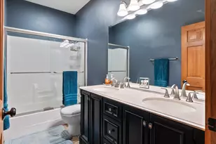 726 4th St, La Crescent, MN 55947 - Photo 14