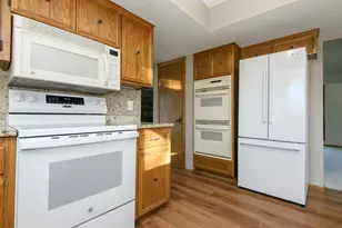 W199S7525 Lakeview Dr, Muskego, WI 53150 - Photo 12