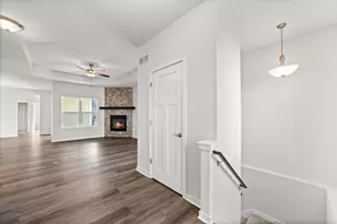 807 Bridlewood Dr, Hartford, WI 53027 - Photo 22