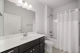 807 Bridlewood Dr, Hartford, WI 53027 - Photo 20