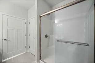 807 Bridlewood Dr, Hartford, WI 53027 - Photo 16