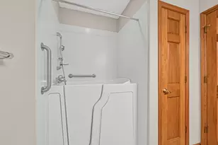 N57W24116 N Sycamore Cir, Sussex, WI 53089 - Photo 20