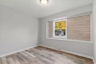 628 Victoria St, West Bend, WI 53090 - Photo 14
