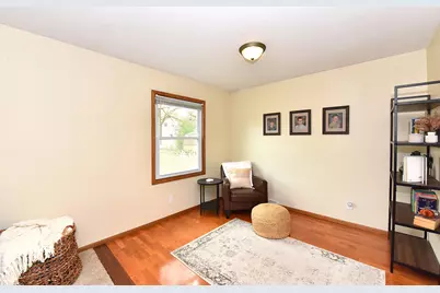 1005  Burr Oak Blvd, Waukesha, WI 53189 - Photo 8