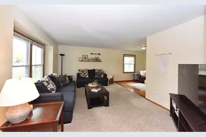 1005  Burr Oak Blvd, Waukesha, WI 53189 - Photo 4