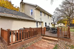 1005 Burr Oak Blvd, Waukesha, WI 53189 - Photo 32