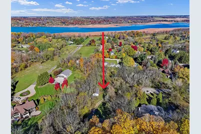 W3523  Oakwood Dr, Geneva, WI 53147 - Photo 6