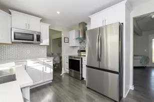 2811 Comanche Ct, Waukesha, WI 53188 - Photo 2