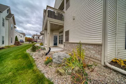 1106  Stratford Ct #102, Racine, WI 53406 - Photo 6