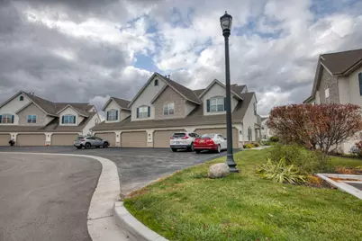 1106  Stratford Ct #102, Racine, WI 53406 - Photo 4