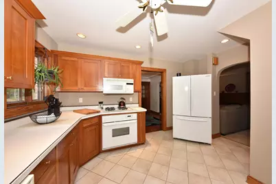 5531 S 110th St, Hales Corners, WI 53130 - Photo 16
