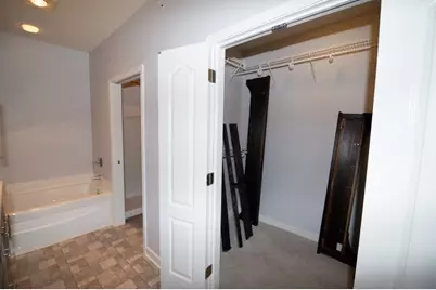 1619 N Farwell Ave #201, Milwaukee, WI 53202 - Photo 18