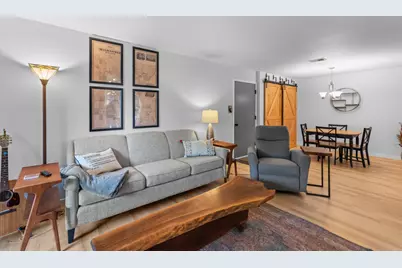 116 E Freistadt Rd #B, Thiensville, WI 53092 - Photo 4