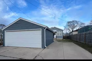 3835 S 17th St, Milwaukee, WI 53221 - Photo 10