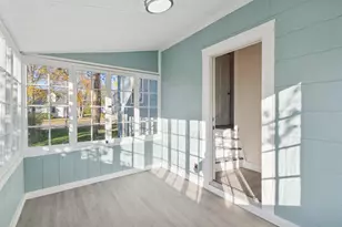 10121 W Bungalow Pkwy, West Allis, WI 53214 - Photo 20