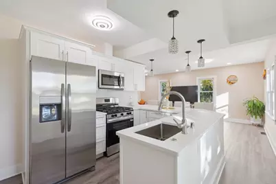 10121 W Bungalow Pkwy, West Allis, WI 53214 - Photo 14