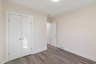 10121 W Bungalow Pkwy, West Allis, WI 53214 - Photo 34