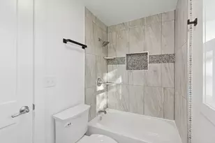 10121 W Bungalow Pkwy, West Allis, WI 53214 - Photo 26