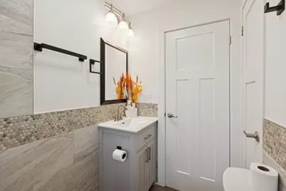 10121 W Bungalow Pkwy, West Allis, WI 53214 - Photo 32