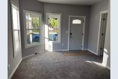 318  Monroe St, Fort Atkinson, WI 53538 - Photo 4