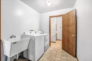 3467 Country View Dr, Delavan, WI 53115 - Photo 18