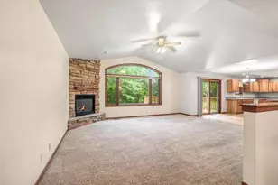 3467 Country View Dr, Delavan, WI 53115 - Photo 6