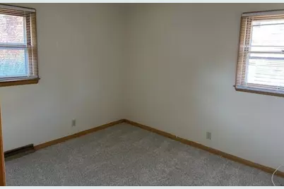 7650 N Delta Pl, Milwaukee, WI 53223 - Photo 18