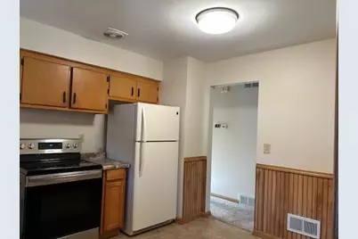 7650 N Delta Pl, Milwaukee, WI 53223 - Photo 12