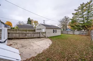 540 Hayes Avenue, Racine, WI 53405 - Photo 14