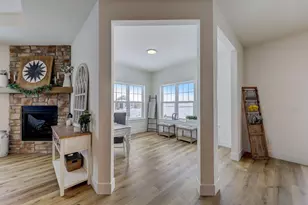 845 Stirling Dr, Oconomowoc, WI 53066 - Photo 10