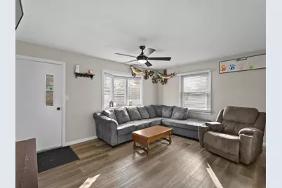 2608  Jackson St, Two Rivers, WI 54241 - Photo 8