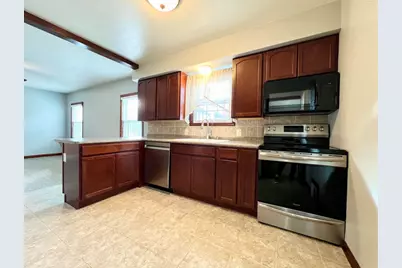 304  St Rose Ave, Fredonia, WI 53021 - Photo 4