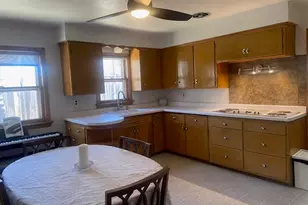 7837 Livingston Ave, Wauwatosa, WI 53213 - Photo 4