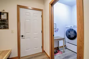 430 Emerald Ct, Kewaskum, WI 53040 - Photo 8