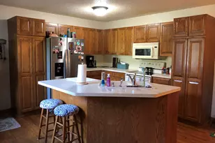 15634 W Ridge Rd, New Berlin, WI 53151 - Photo 2