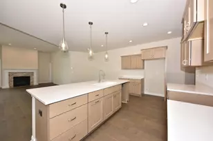 439 Standing Stone Dr, Waukesha, WI 53189 - Photo 4