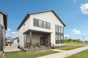 4238 E Lake Vista Blvd, Oak Creek, WI 53154 - Photo 2