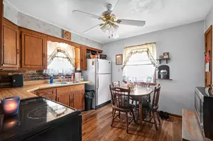 3578 S 48th St, Greenfield, WI 53220 - Photo 6