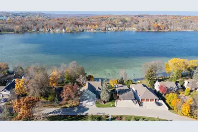 5337  Quaas Dr, West Bend, WI 53095 - Photo 2