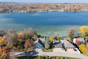 5337 Quaas Dr, West Bend, WI 53095 - Photo 2