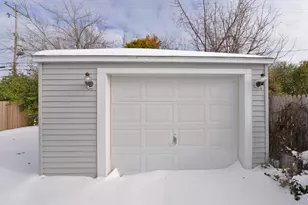 2031 Wustum Ave, Racine, WI 53404 - Photo 18