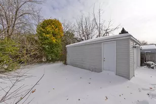 2031 Wustum Ave, Racine, WI 53404 - Photo 20