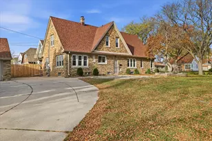 4709 W Leon Terrace, Milwaukee, WI 53216 - Photo 2