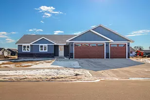 1818 Arches Dr, Holmen, WI 54636 - Photo 1