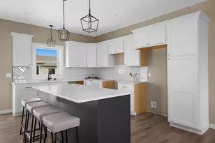 652 Boone Ln, Holmen, WI 54636 - Photo 8