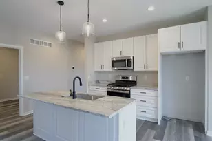 605 Sycamore Pl, Theresa, WI 53091 - Photo 4