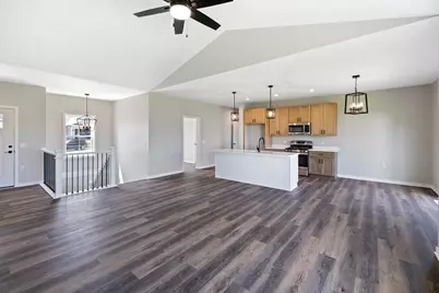 924  Duke St, Brownsville, WI 53006 - Photo 8